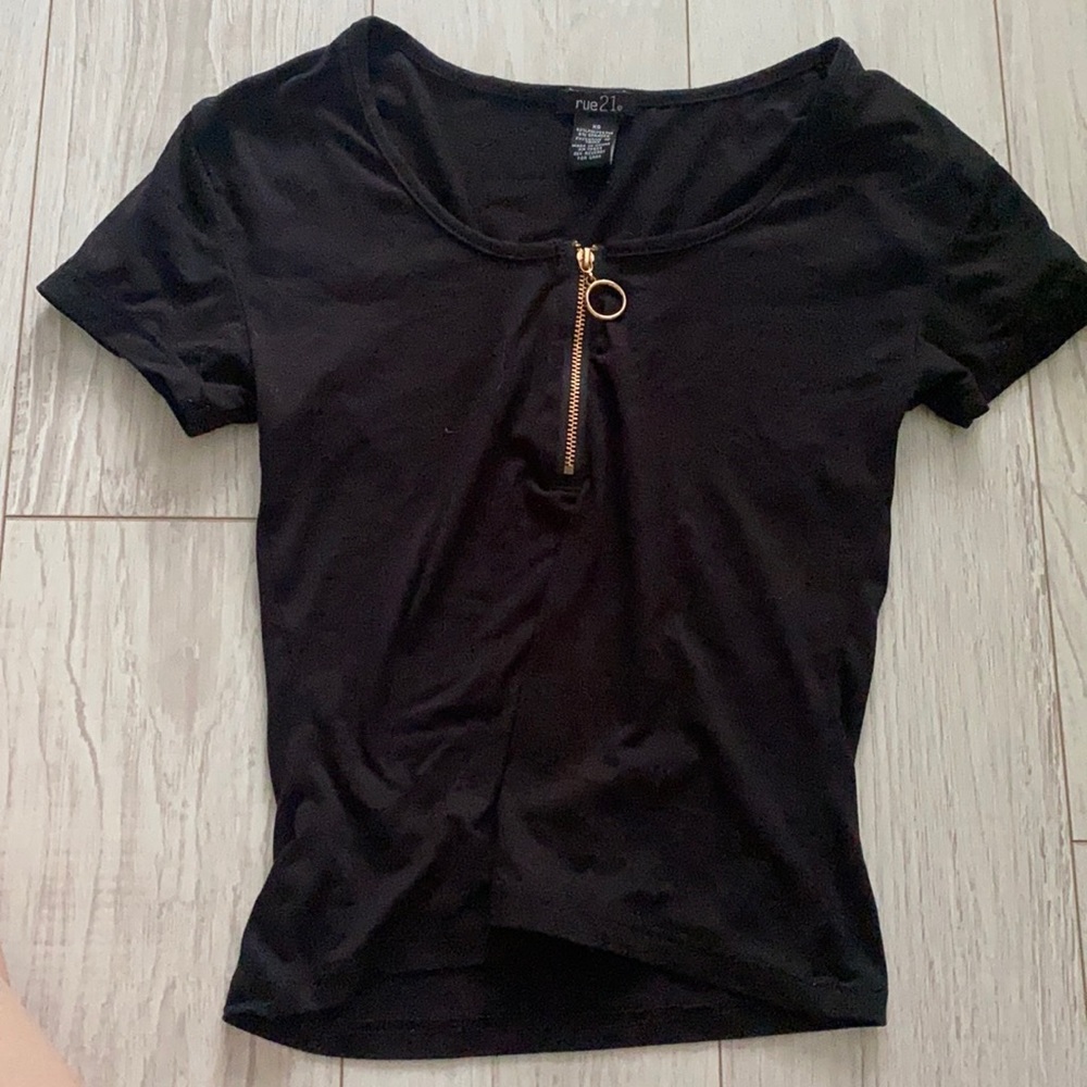 Black zip tee